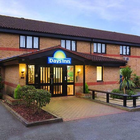 Days Inn By Wyndham London Stansted Airport Birchanger Buitenkant foto