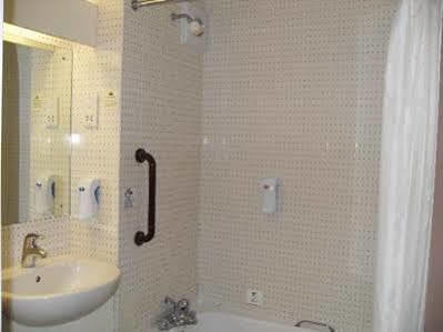 Days Inn By Wyndham London Stansted Airport Birchanger Buitenkant foto