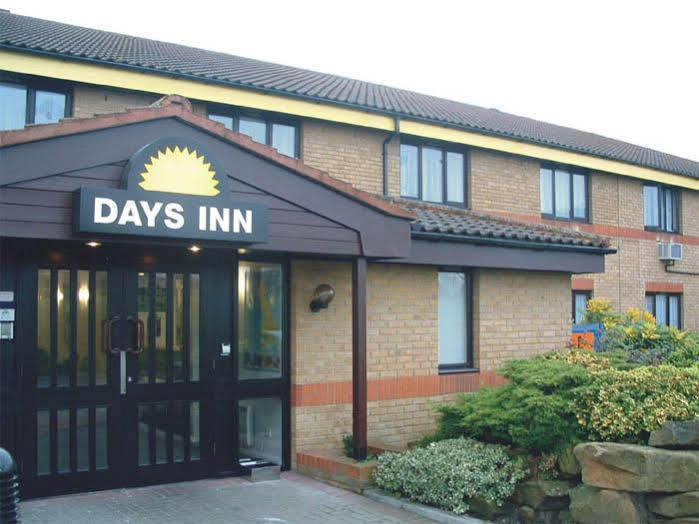 Days Inn By Wyndham London Stansted Airport Birchanger Buitenkant foto