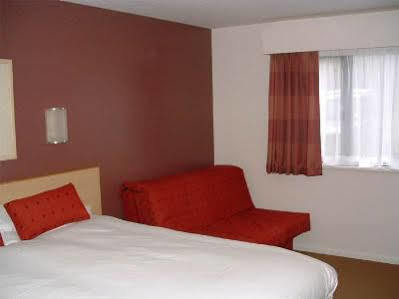 Days Inn By Wyndham London Stansted Airport Birchanger Buitenkant foto